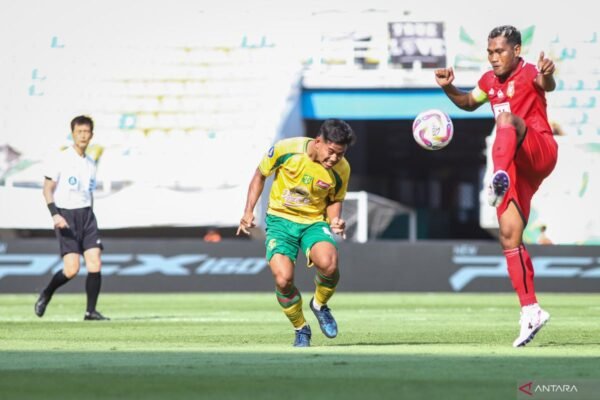 Toni Firmansyah Tetap Ikuti Program Latihan Persebaya