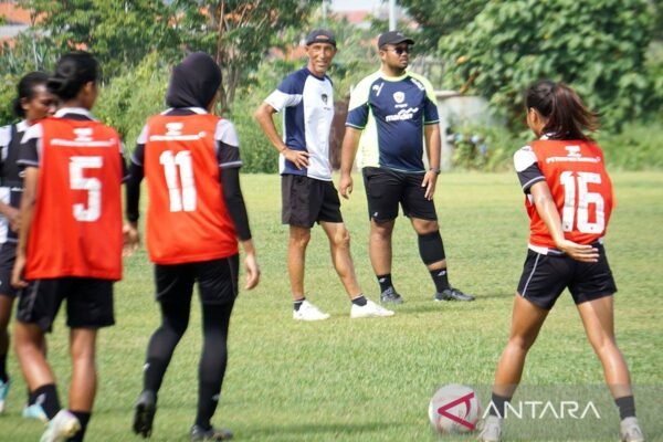 Ketum PSSI Sampaikan Penjelasan Terkait Pembatalan Naturalisasi Djenna de Jong