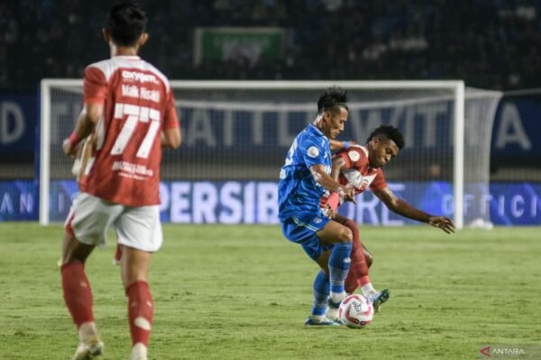 Henhen Berambisi Persib Bandung Akhiri Liga 1 dengan Kemenangan