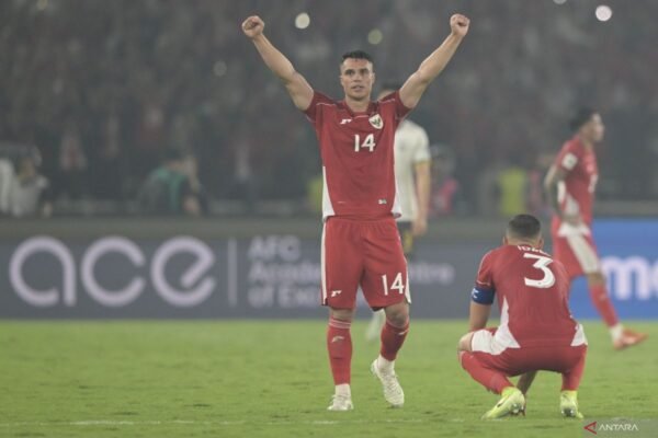 Berikut adalah beberapa alternatif judul untuk "Erick Thohir bersyukur Indonesia pastikan putaran keempat kualifikasi":

1. "Erick Thohir Mengucapkan Syukur atas Keberhasilan Indonesia ke Putaran Keempat Kualifikasi"
2. "Keberhasilan Indonesia ke Putaran Keempat Kualifikasi: Ungkapan Syukur Erick Thohir"
3. "Erick Thohir: Syukur atas Langkah Indonesia ke Putaran Keempat Kualifikasi"
4. "Putaran Keempat Kualifikasi: Erick Thohir Bersyukur untuk Prestasi Indonesia"
5. "Erick Thohir Mensyukuri Keberhasilan Indonesia dalam Kualifikasi Putaran Keempat" 

Silakan pilih atau modifikasi sesuai kebutuhan!