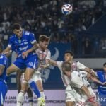 Tentu! Berikut beberapa alternatif judul untuk "Rangkaian Jadwal Persib Bandung di Agustus 2025":

1. "Jadwal Pertandingan Persib Bandung Bulan Agustus 2025"
2. "Agenda Pertandingan Persib Bandung di Agustus 2025"
3. "Ringkasan Jadwal Pertandingan Persib Bandung Agustus 2025"
4. "Persib Bandung: Rangkaian Pertandingan Agustus 2025"
5. "Daftar Jadwal Persib Bandung untuk Agustus 2025"
6. "Rincian Pertandingan Persib Bandung Selama Agustus 2025"
7. "Kalender Pertandingan Persib Bandung: Agustus 2025"
8. "Persib Bandung: Jadwal Pertandingan Bulan Agustus 2025"

Silakan pilih yang paling sesuai dengan kebutuhan Anda!