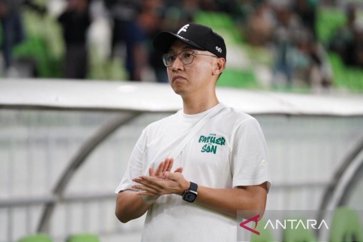 Berikut adalah beberapa alternatif judul untuk "PSMS Terima Sebelas Sanksi Selama Putaran Pertama Liga Championship":

1. "PSMS Menghadapi Sebelas Sanksi di Liga Championship Putaran Pertama"
2. "Empat Bulan Liga Championship: PSMS Dikenakan Sebelas Sanksi"
3. "Sanksi Menimpa PSMS: Sebelas Pelanggaran di Putaran Pertama Liga Championship"
4. "Putaran Pertama Liga Championship: PSMS Terpapar Sebelas Sanksi"
5. "PSMS dan Sebelas Sanksi: Catatan Buruk di Putaran Pertama Liga Championship"
6. "Tantangan PSMS: Sebelas Sanksi Selama Putaran Pertama Liga Championship"
7. "Putaran Pertama Liga Championship: PSMS Terpukul oleh Sebelas Sanksi"
8. "PSMS: Catatan Sebelas Sanksi di Awal Liga Championship"

Semoga alternatif judul tersebut membantu!